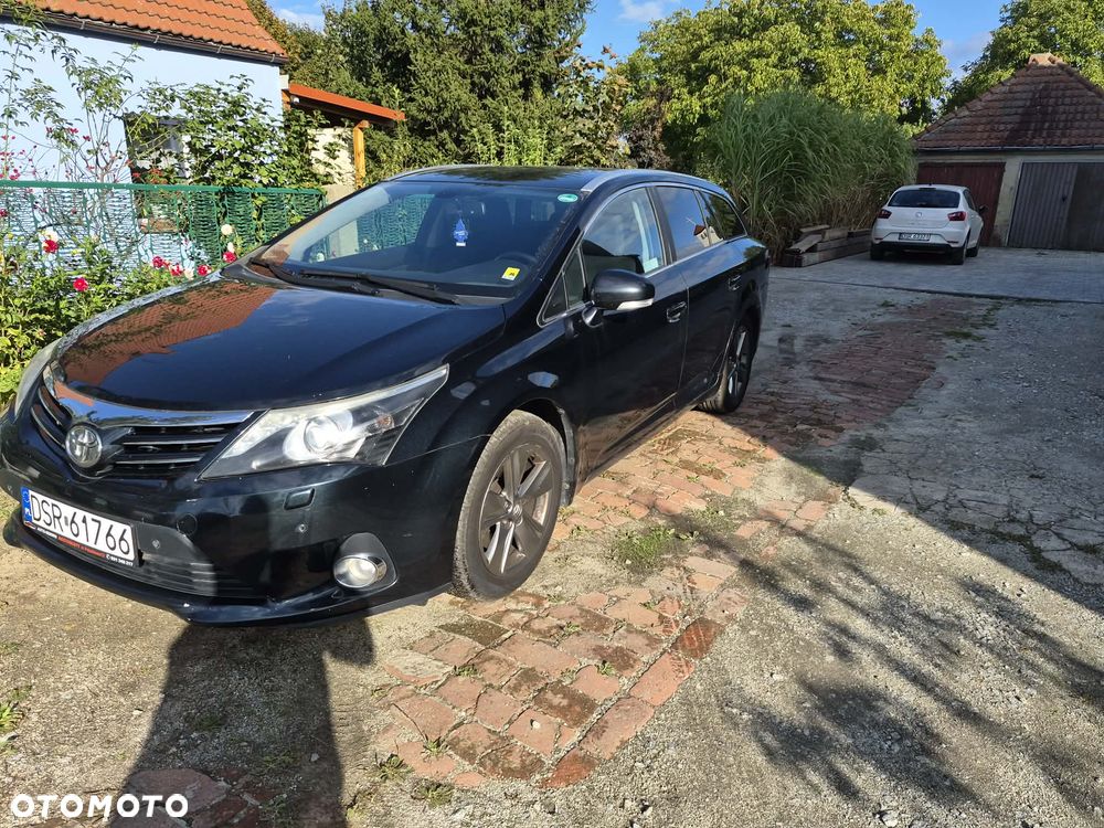 Toyota Avensis - 1