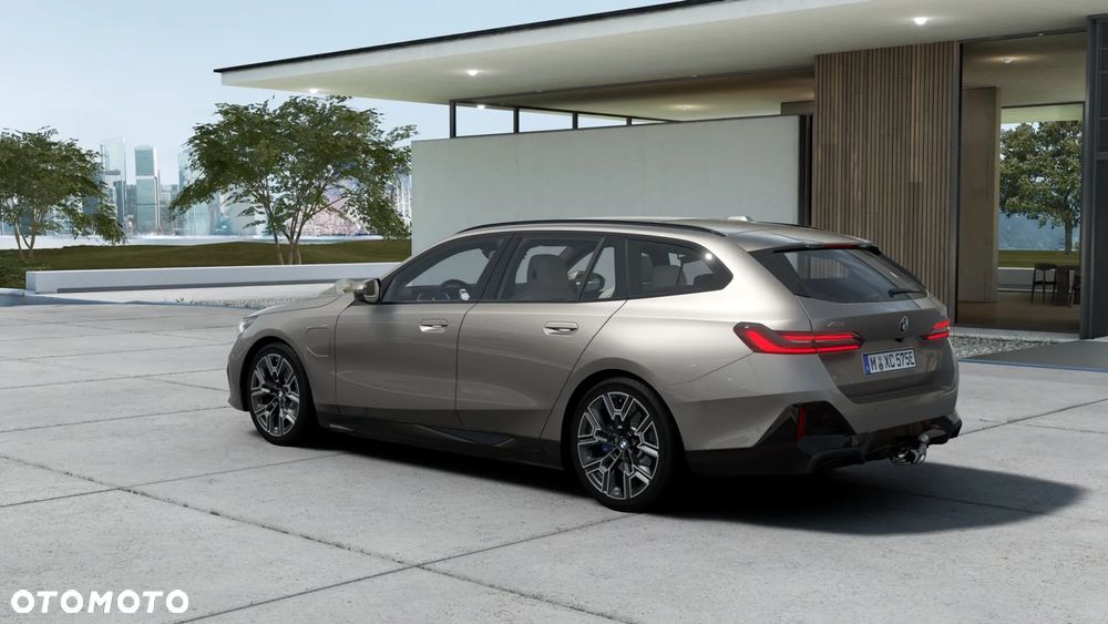 BMW Seria 5 530e xDrive PHEV M Sport - 2
