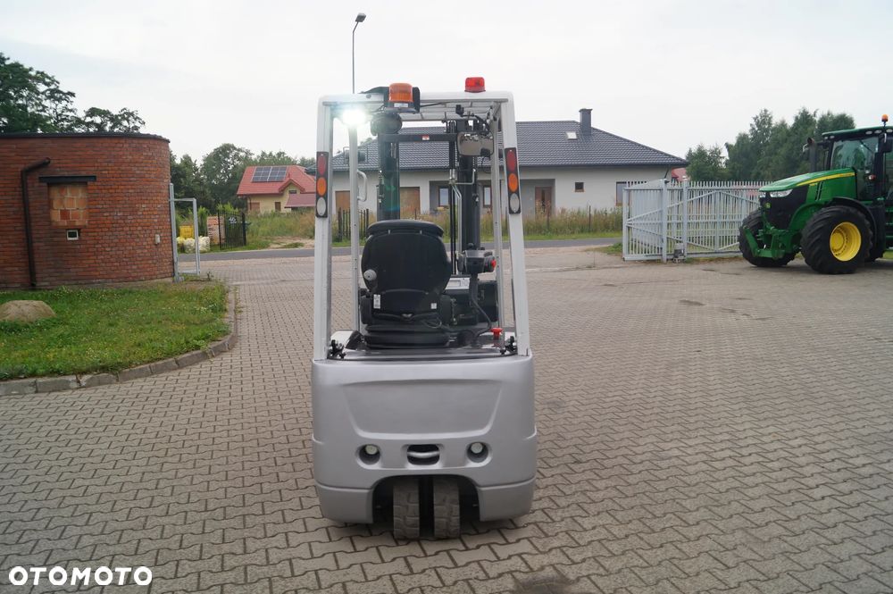 Nissan Wózek Widłowy  Elektryk 3-kołowy - 6