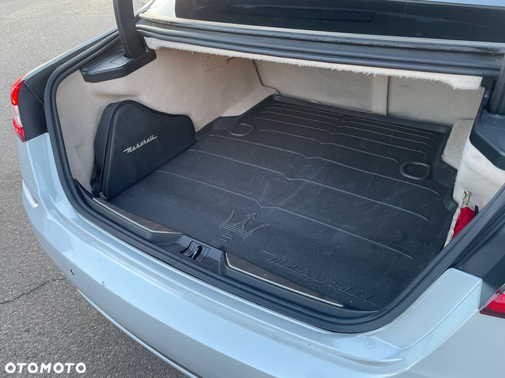 Maserati Quattroporte D - 12