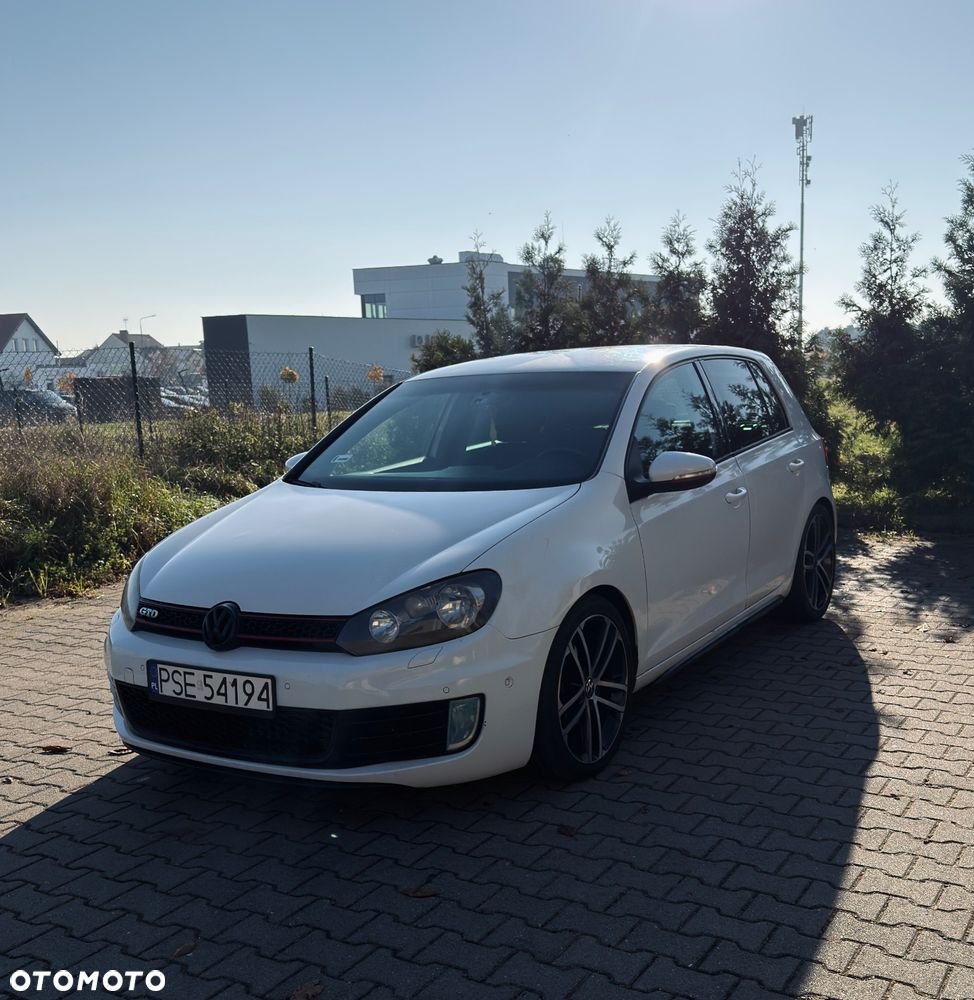 Volkswagen Golf 2.0 TDI Highline - 1