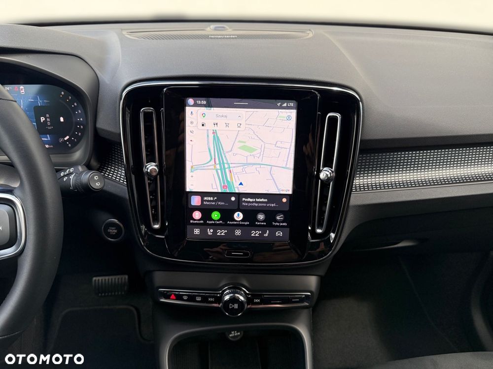 Volvo XC 40 - 25