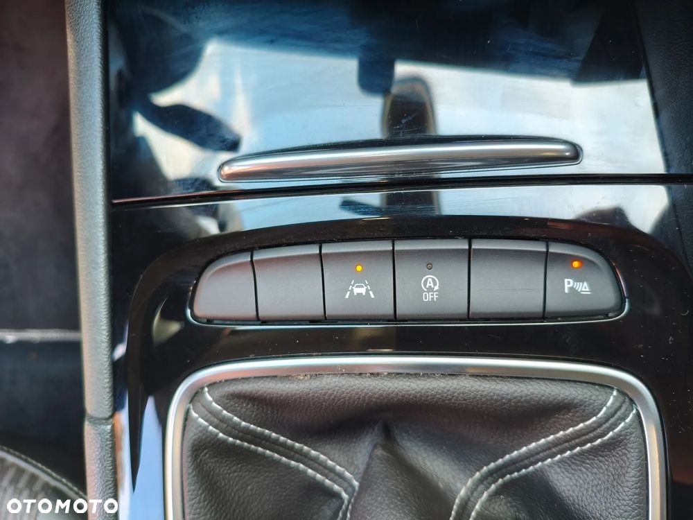 Opel Insignia - 22