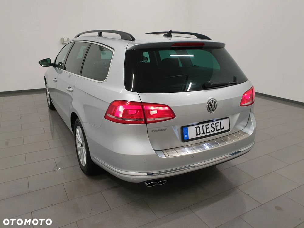 Volkswagen Passat 2.0 TDI Highline - 29