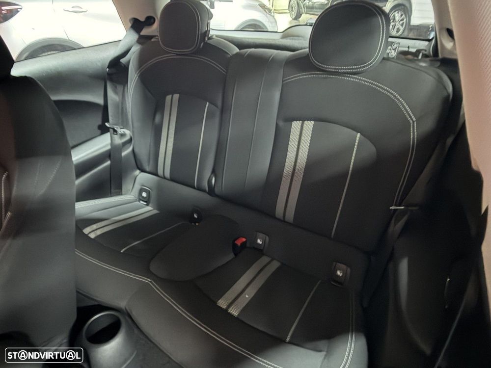 MINI 3 Portas Cooper SE Premium Essential - 8
