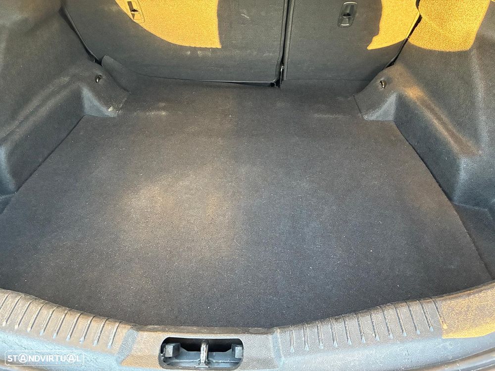Ford Mondeo 1.8 TDCi Titanium - 23