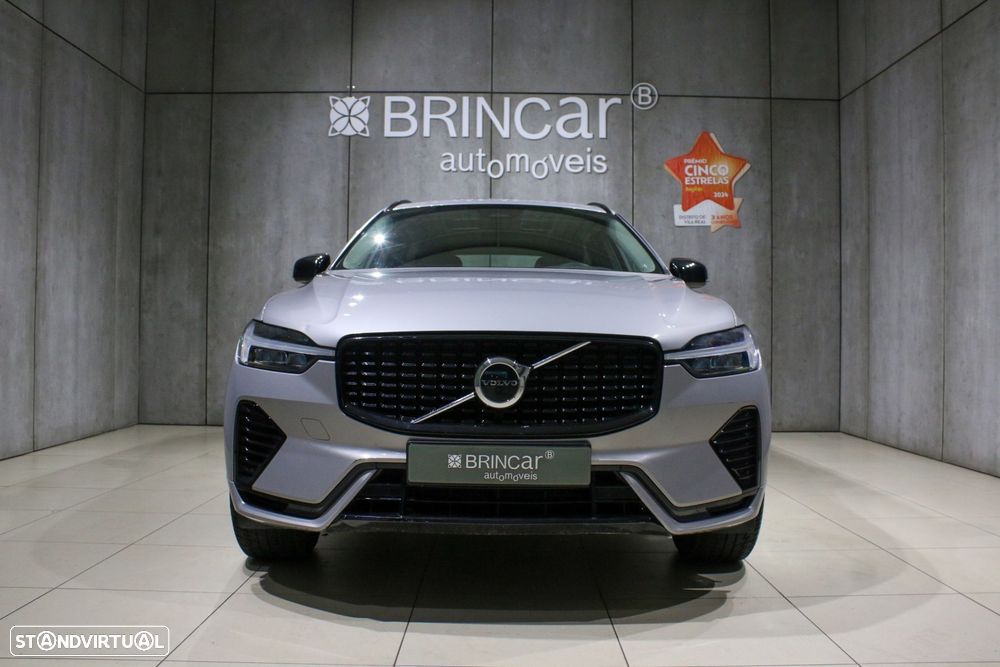 Volvo XC 60 2.0 T6 PHEV Plus Dark AWD — fotografia 40