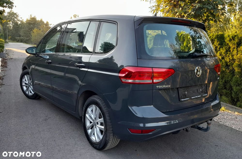 Volkswagen Touran - 19