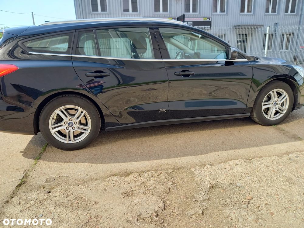 Ford Focus 1.0 EcoBoost Trend - 3