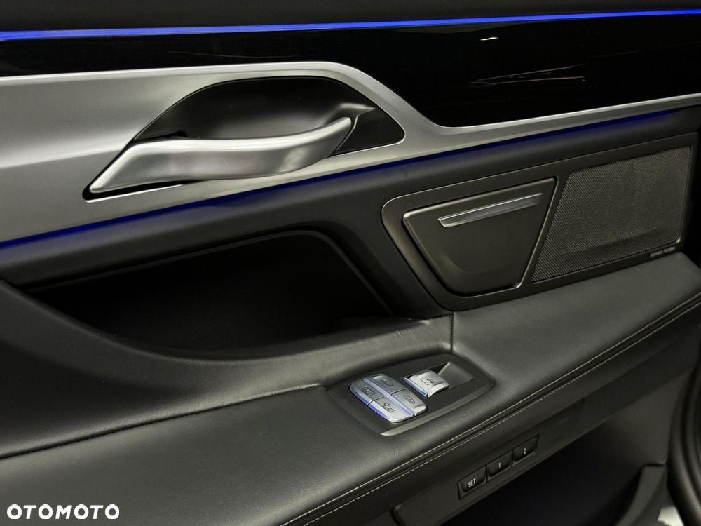 BMW Seria 7 - 28