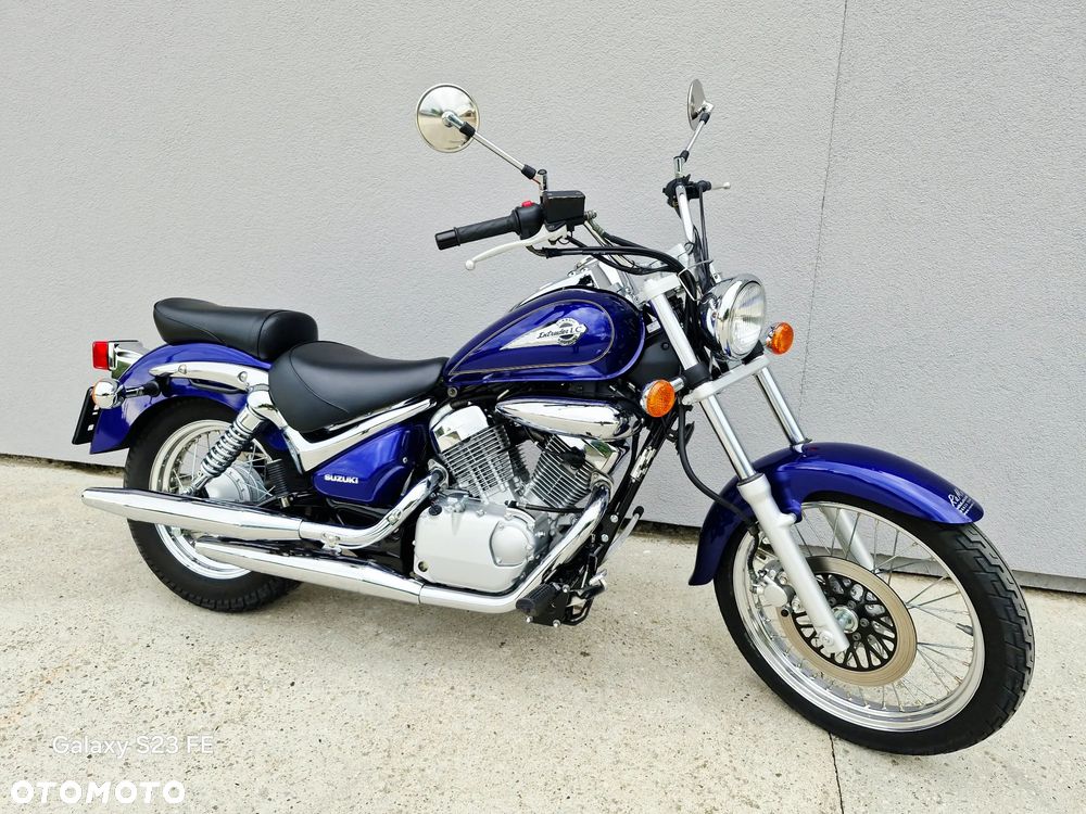 Suzuki Intruder - 1