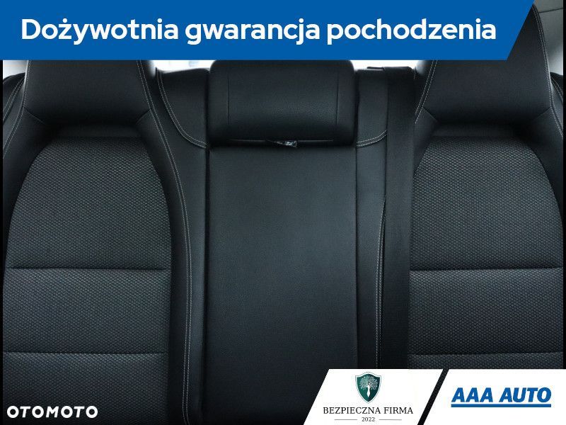 Mercedes-Benz CLA - 12