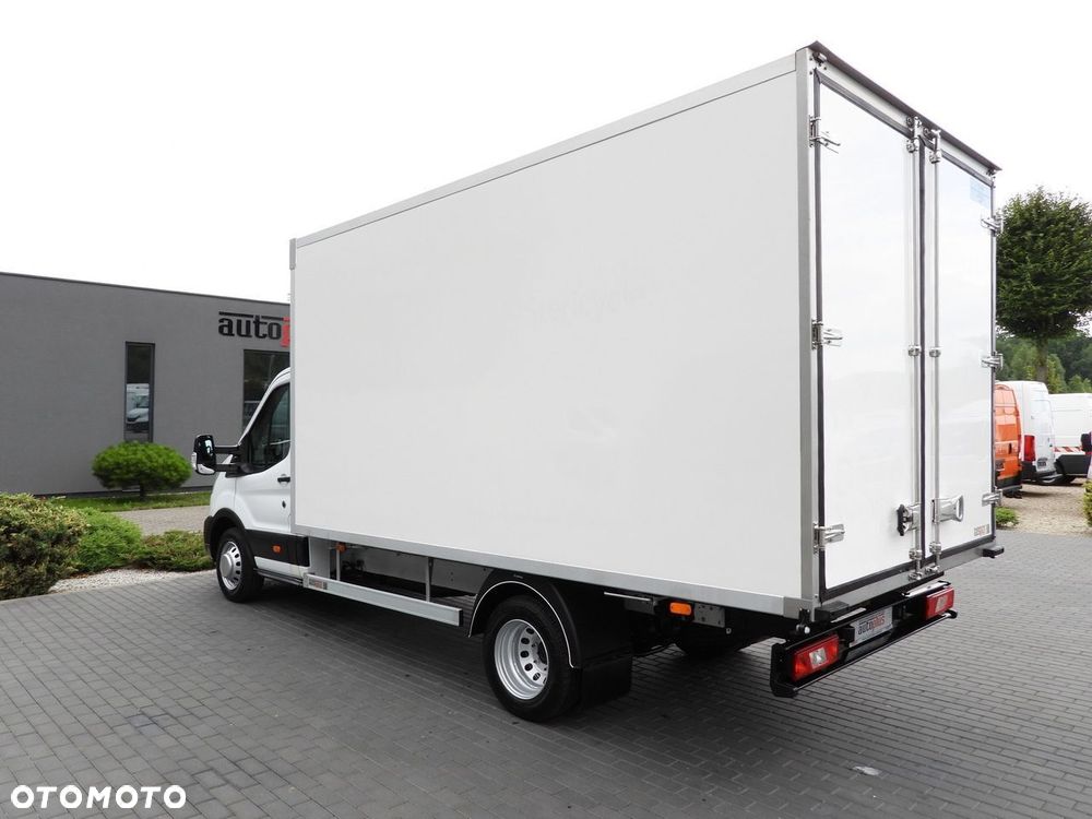 Ford TRANSIT CHŁODNIA KONTENER 0*C 8 PALET TEMPOMAT BLIŹNIACZE KOŁA KLIMATYZACJA  130KM - 10