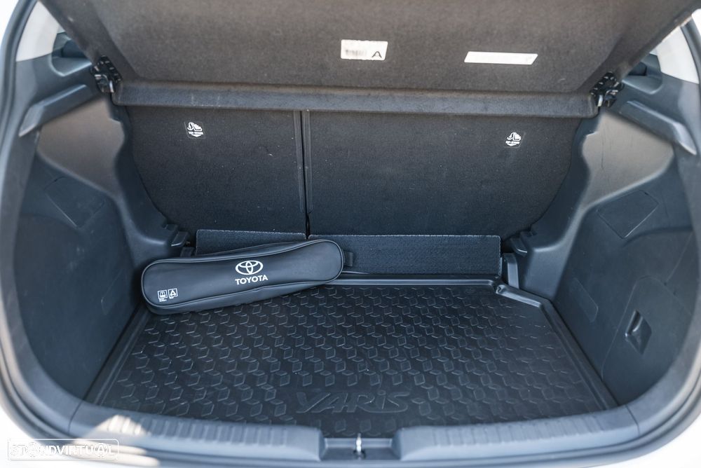 Toyota Yaris - 12