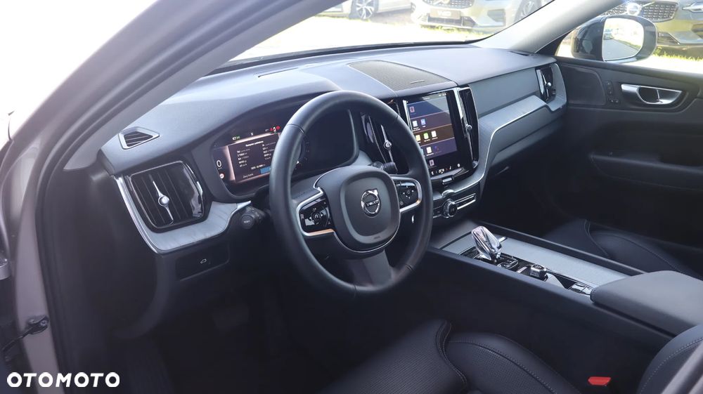 Volvo XC 60 B5 B AWD Plus Dark - 16