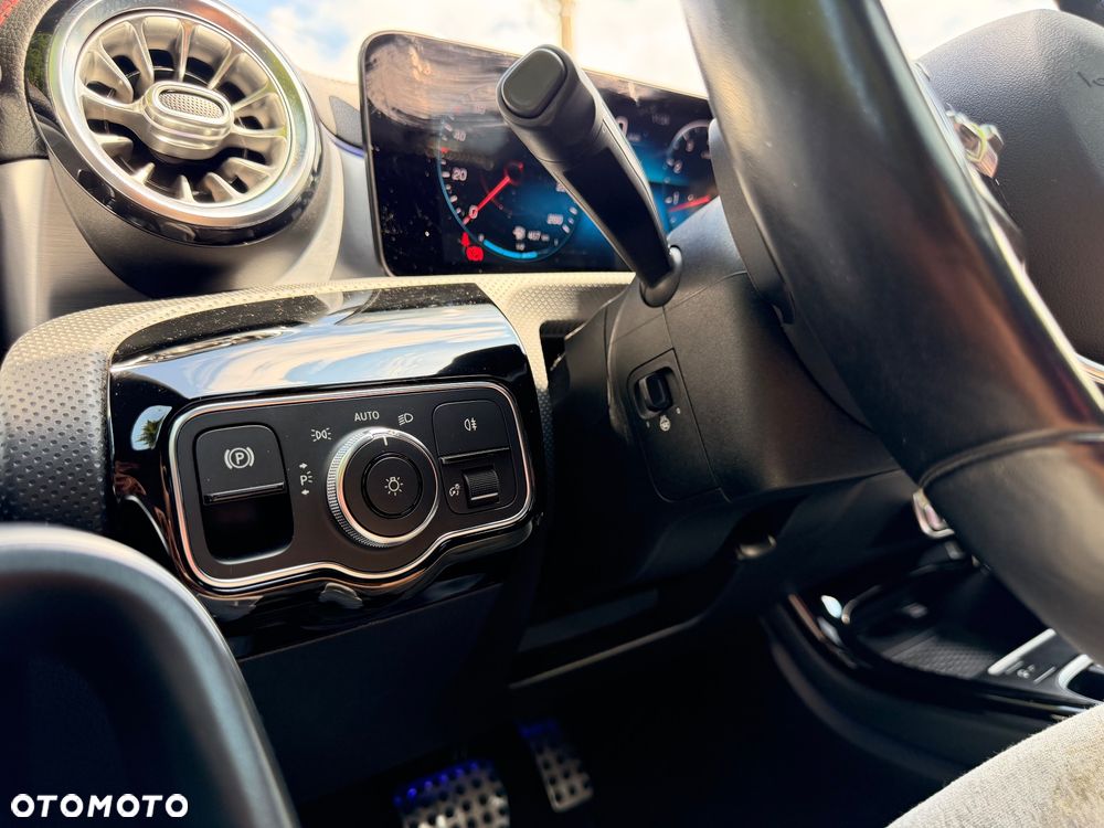 Mercedes-Benz CLA 250 4-Matic Edition 1 7G-DCT - 22