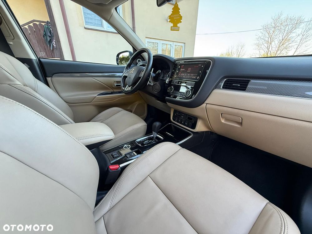 Mitsubishi Outlander 2.0 Intense Comfort 4WD CVT - 18