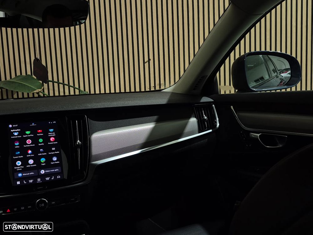 Volvo V90 Cross Country 2.0 B5 Plus AWD - 42
