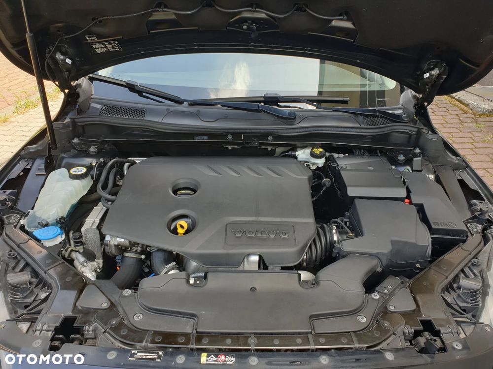 Volvo V40 D2 Summum - 21