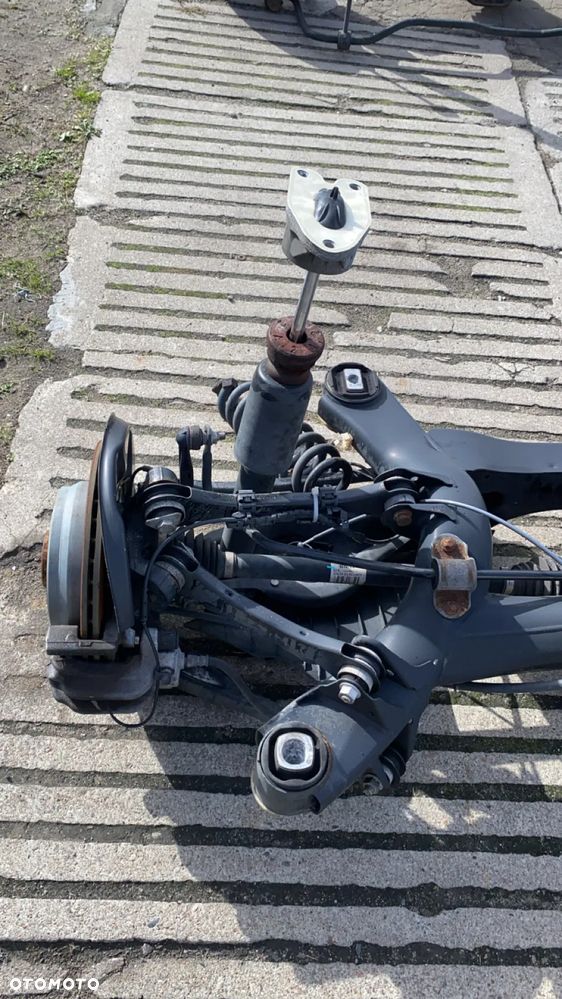 ZAWIESZENIE KOMPLETNE PRAWA STRONA Z WAHACZAMI BMW F32 F36 - 2
