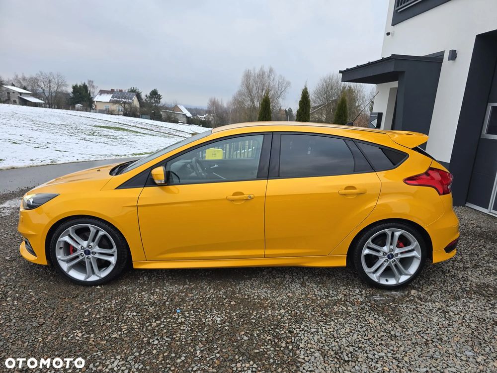 Ford Focus 2.0 EcoBoost ST mit Leder-Sport-Paket - 6