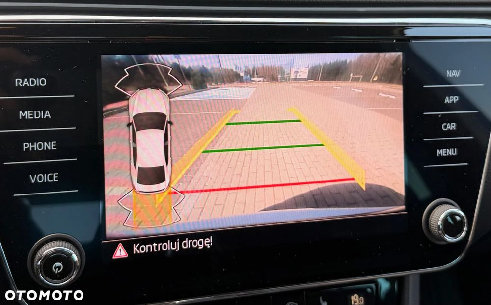 Skoda Superb 2.0 TDI SCR Sportline DSG - 30