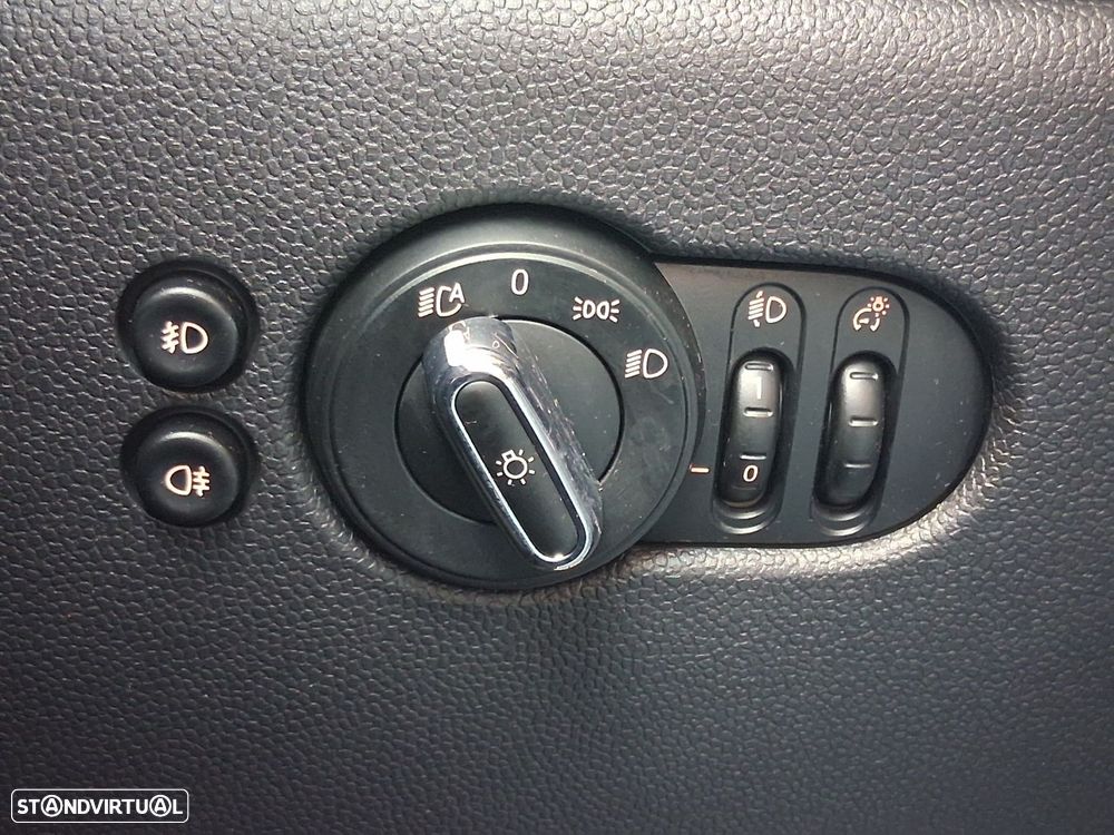 MINI 5 Portas One Auto - 34