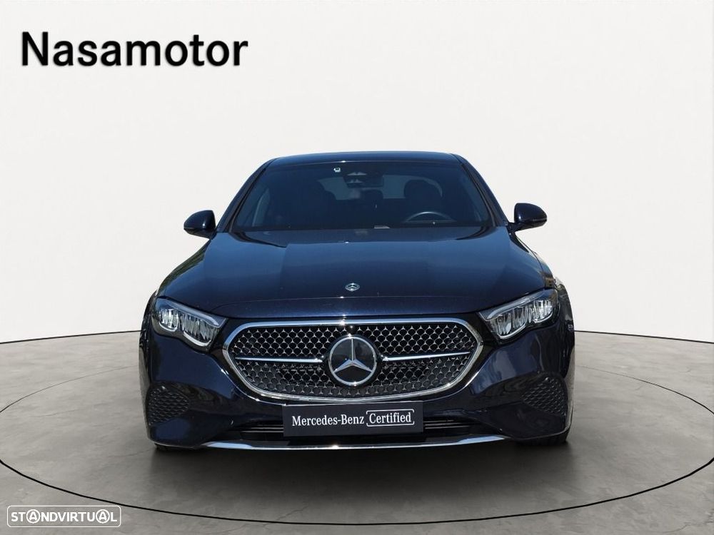 Mercedes-Benz E 220 — fotografia 6