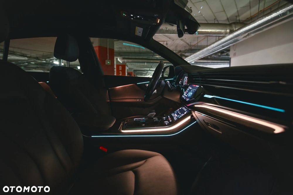 Audi Q8 SUV TFSI quattro 250 kW tiptronic S line business - 37