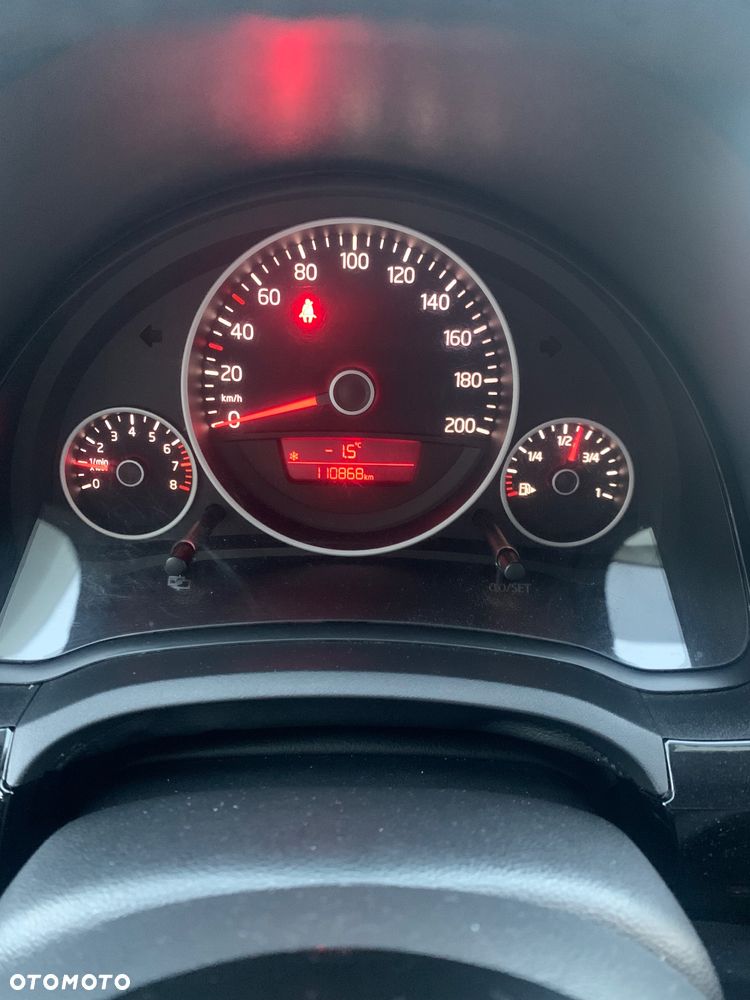 Volkswagen up! black - 9