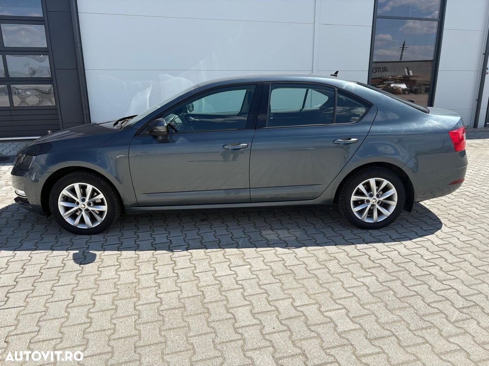 Skoda Octavia 2.0 TDI DSG Ambition - 10