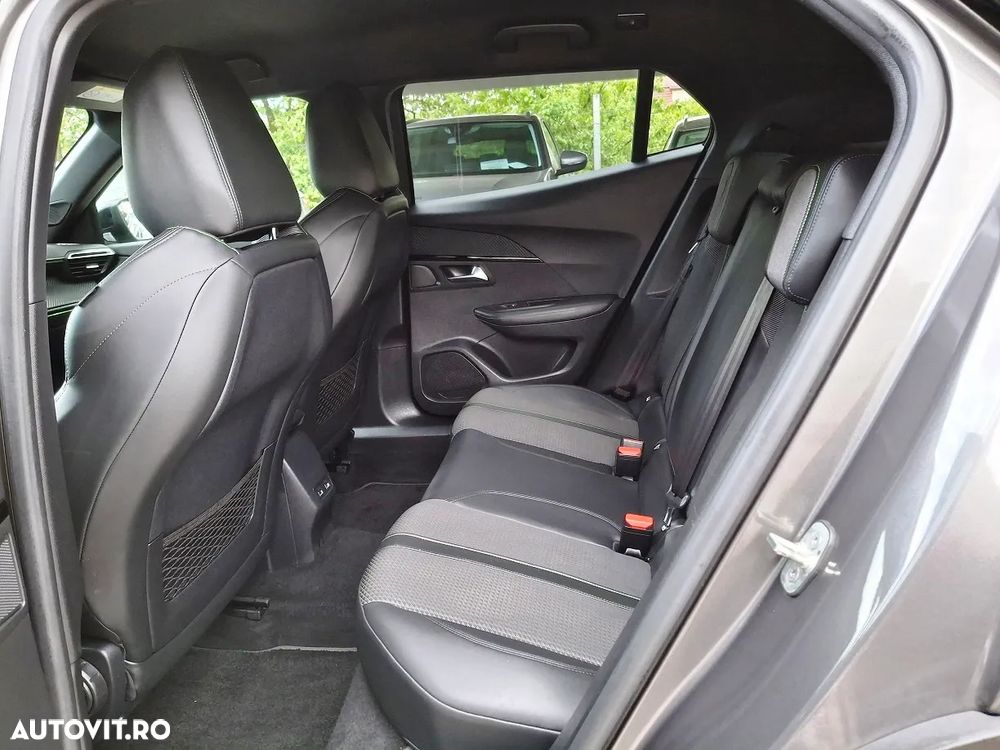 Peugeot 2008 1.2 PureTech EAT8 STT GT Pack - 9