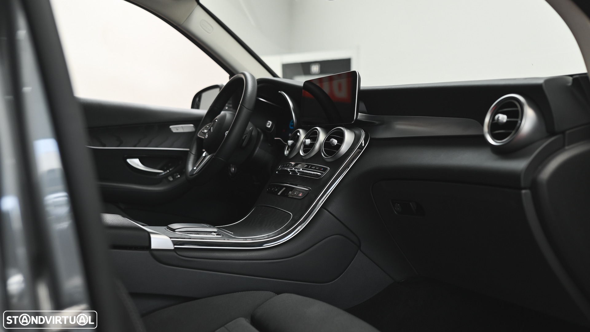 Mercedes-Benz GLC 300 Coupe de 4Matic 9G-TRONIC - 32