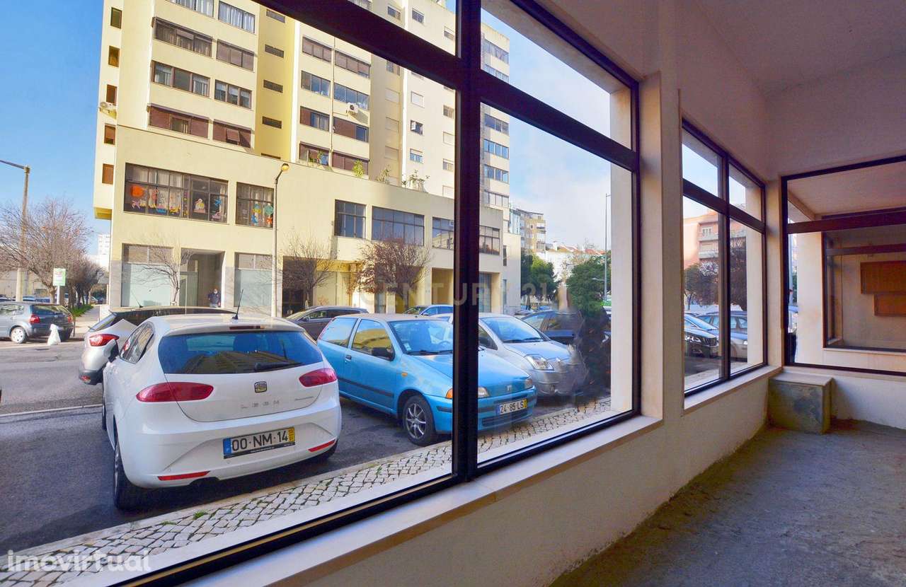 Loja Quinta do Patrimonio/Sacavem - Grande imagem: 2/9