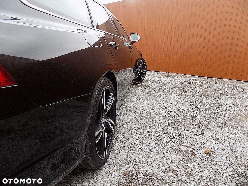 Volvo V90 T8 AWD Plug-In Hybrid R-Design - 33