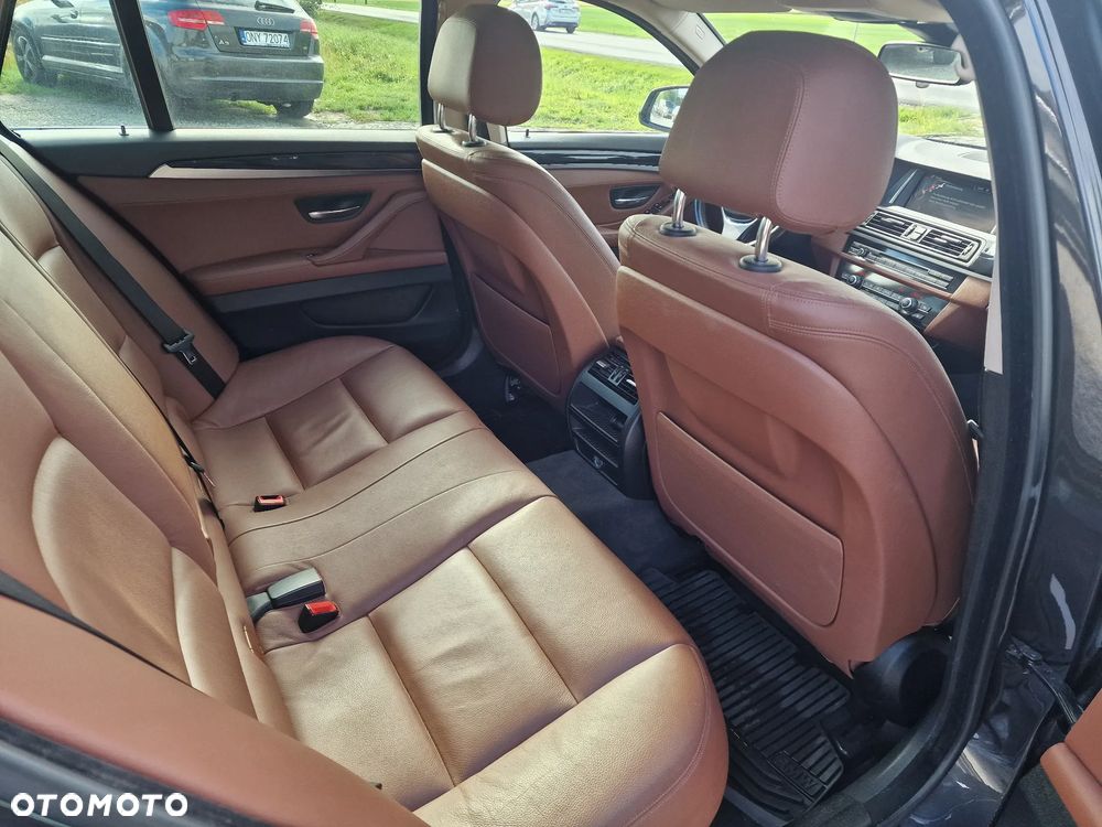 BMW Seria 5 520d xDrive Sport Line - 16