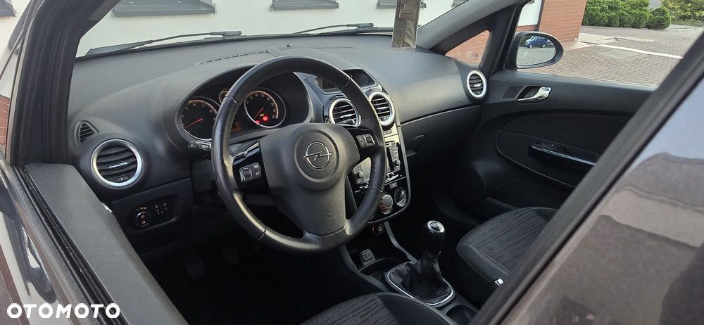 Opel Corsa - 25