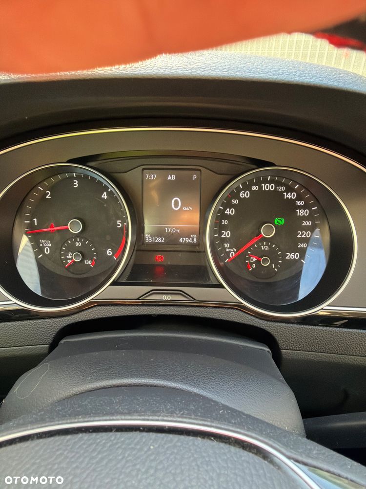 Volkswagen Passat - 13