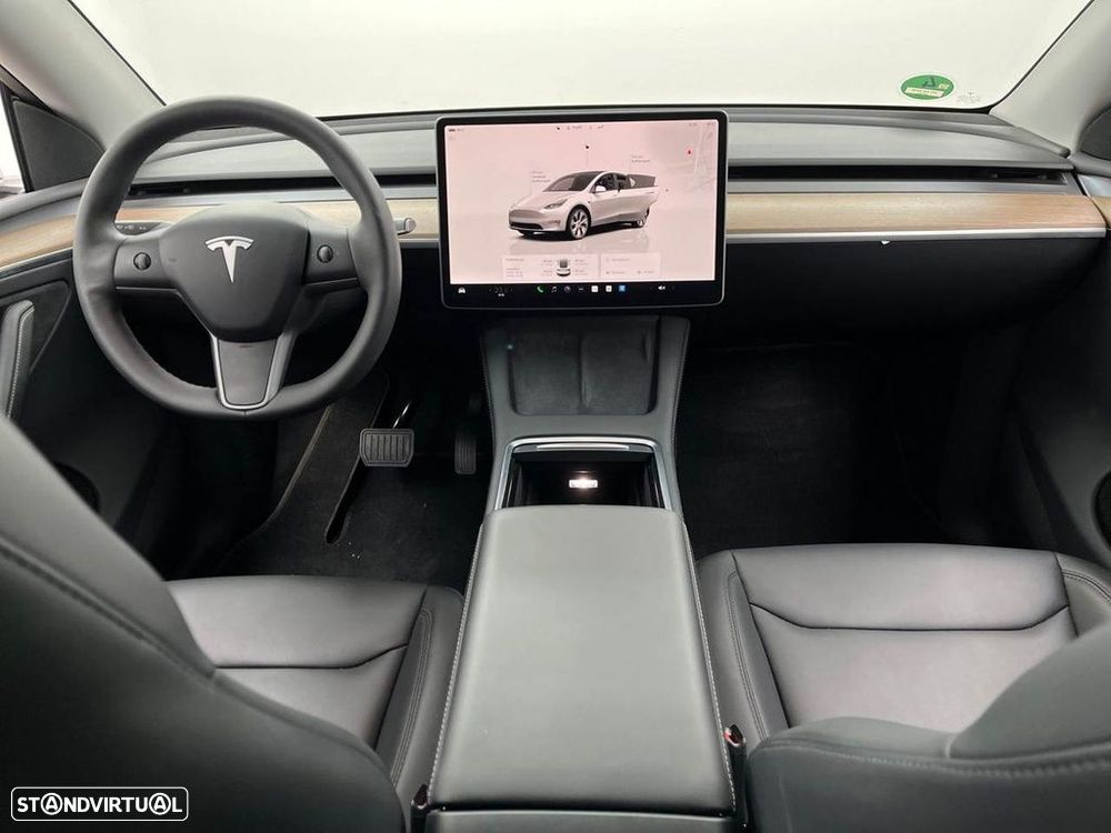 Tesla Model Y - 5