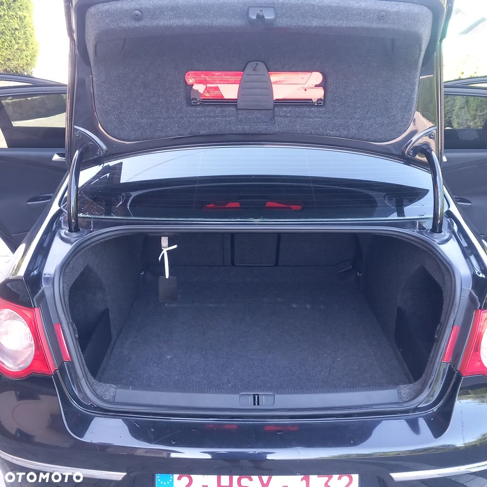 Volkswagen Passat 1.8 TSI R-Line Edition Plus - 11