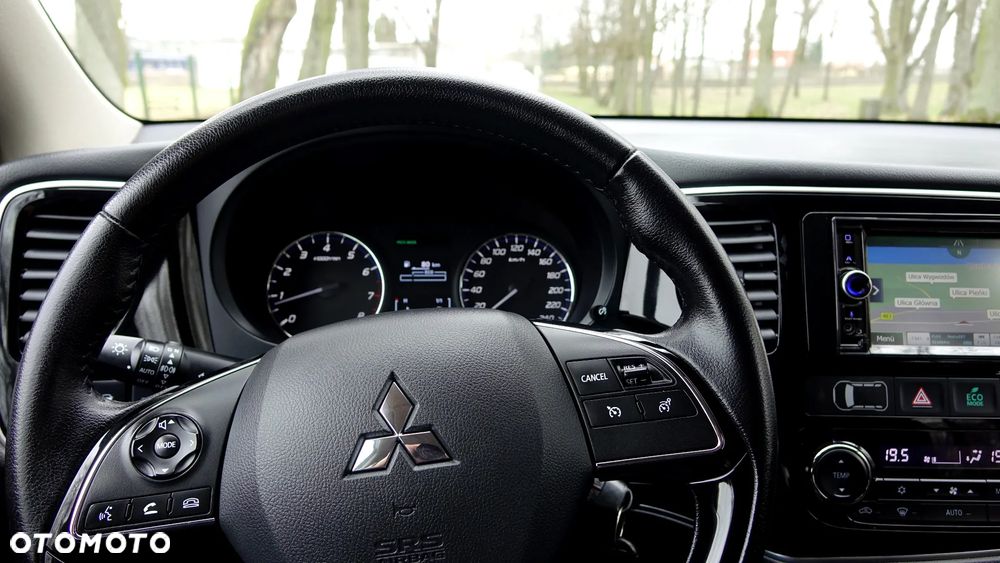 Mitsubishi Outlander 2.0 2WD Diamant - 17