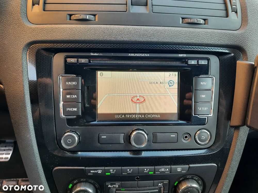 Skoda Octavia 2.0 TDI CR DPF RS - 19