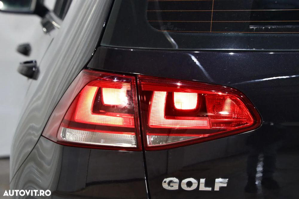 Volkswagen Golf 1.6 TDI DPF BlueMotion Technology Highline - 35