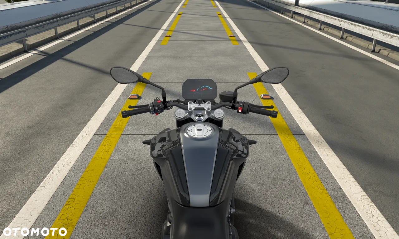 BMW F - 2