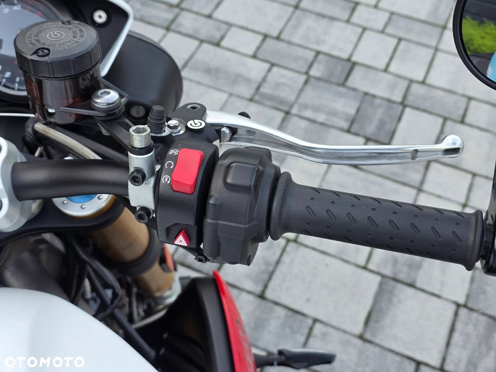 Triumph Speed Triple - 18