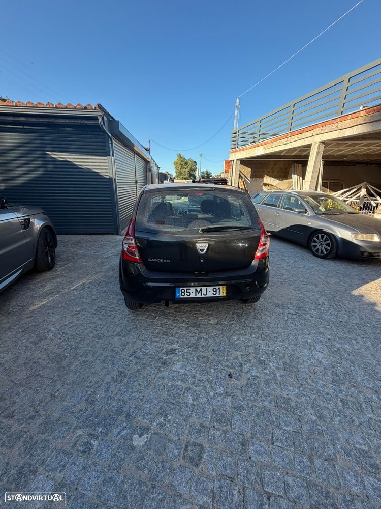 Dacia Sandero 2011 photo 3