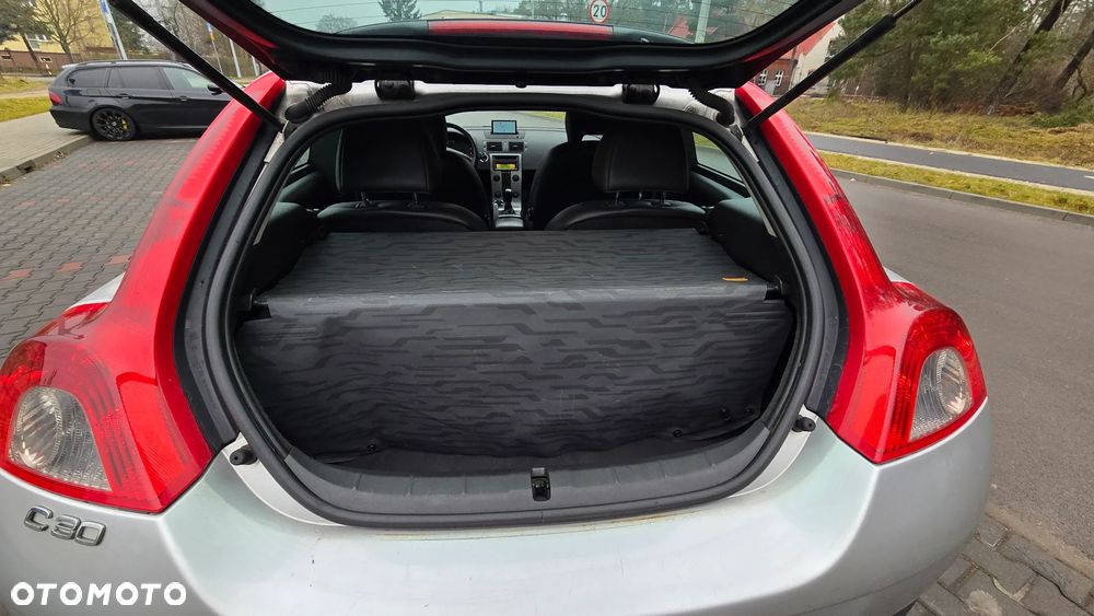 Volvo C30 2.0D Momentum - 16