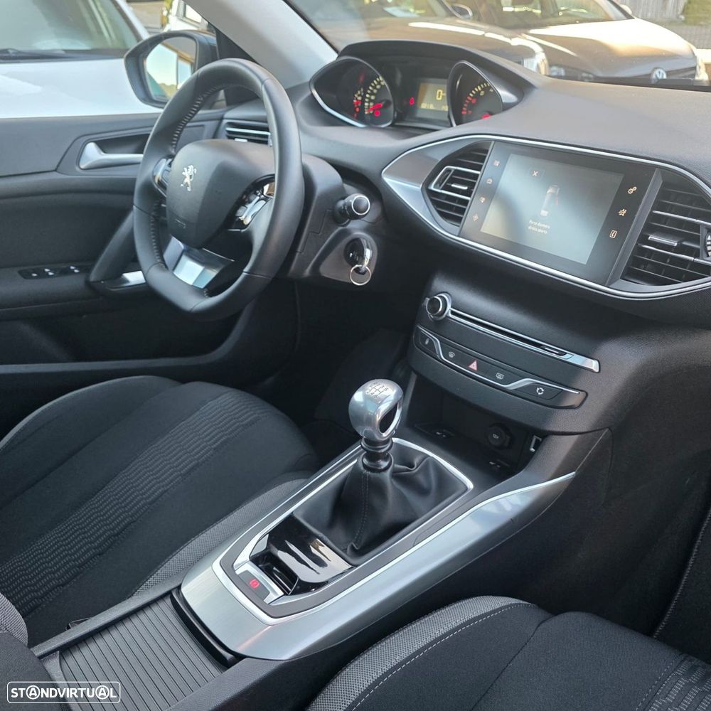 Peugeot 308 1.2 PureTech Style J17 - 30