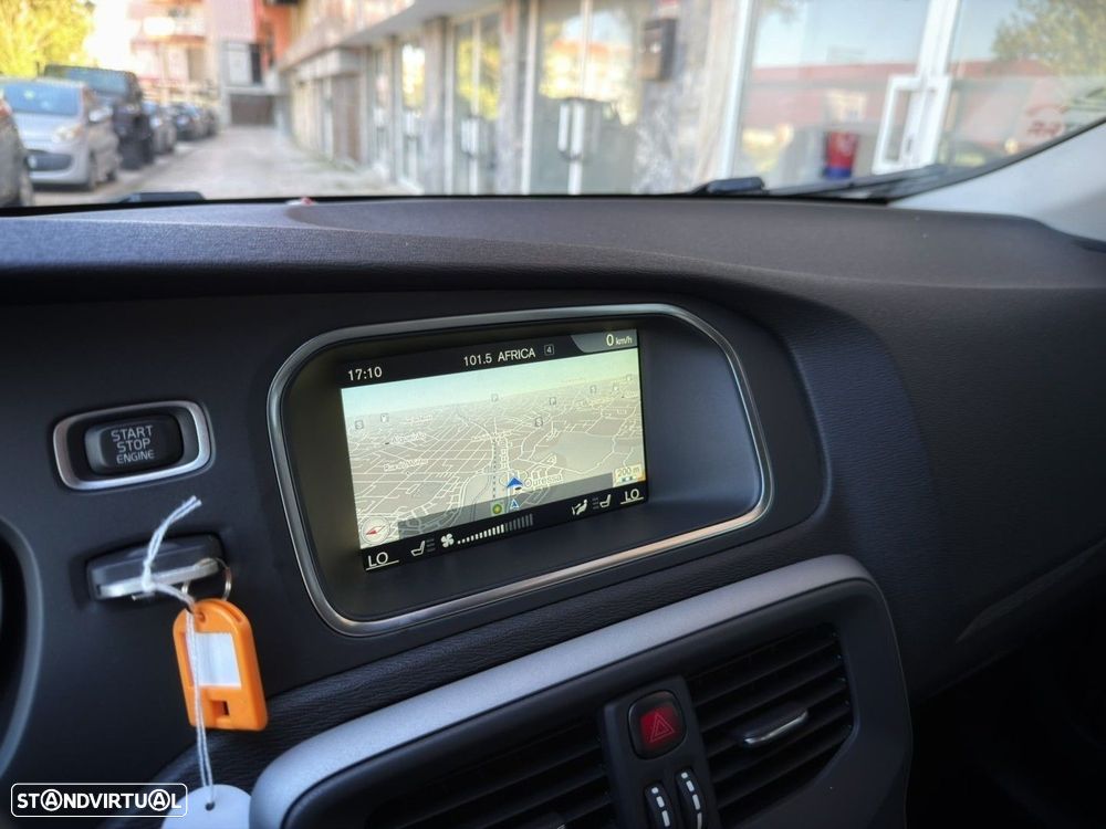 Volvo V40 Cross Country 1.6 D2 Momentum - 22