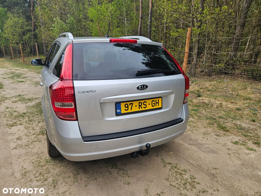 Kia Ceed - 15